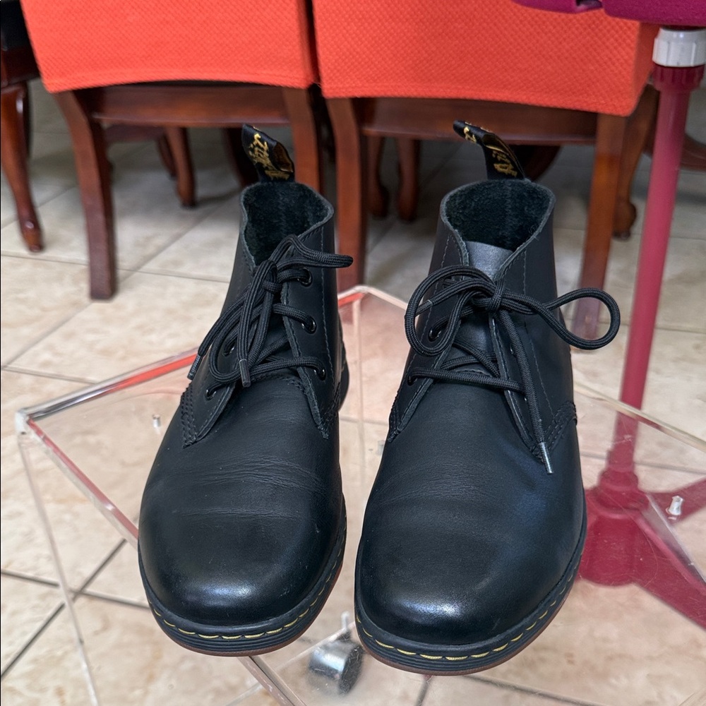 Dr. Martens Ember Chukka Boots in black leather.Size 10M